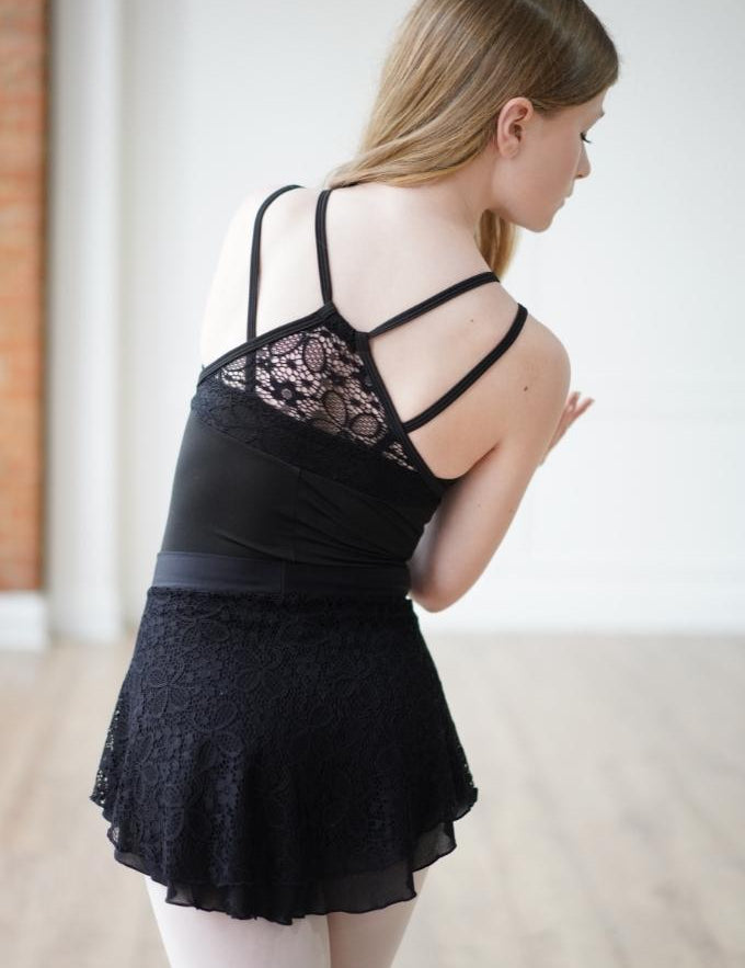 LYLA_Black_2.jpg